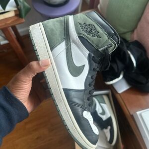 Jordan 1 OG clay green